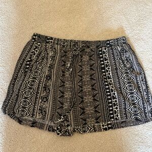 Women's Black and White Patterned Shorts